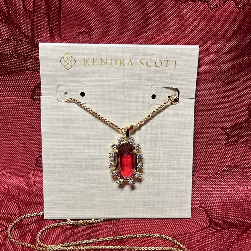 🎁 Kendra Scott Red Pendant set in gold plate